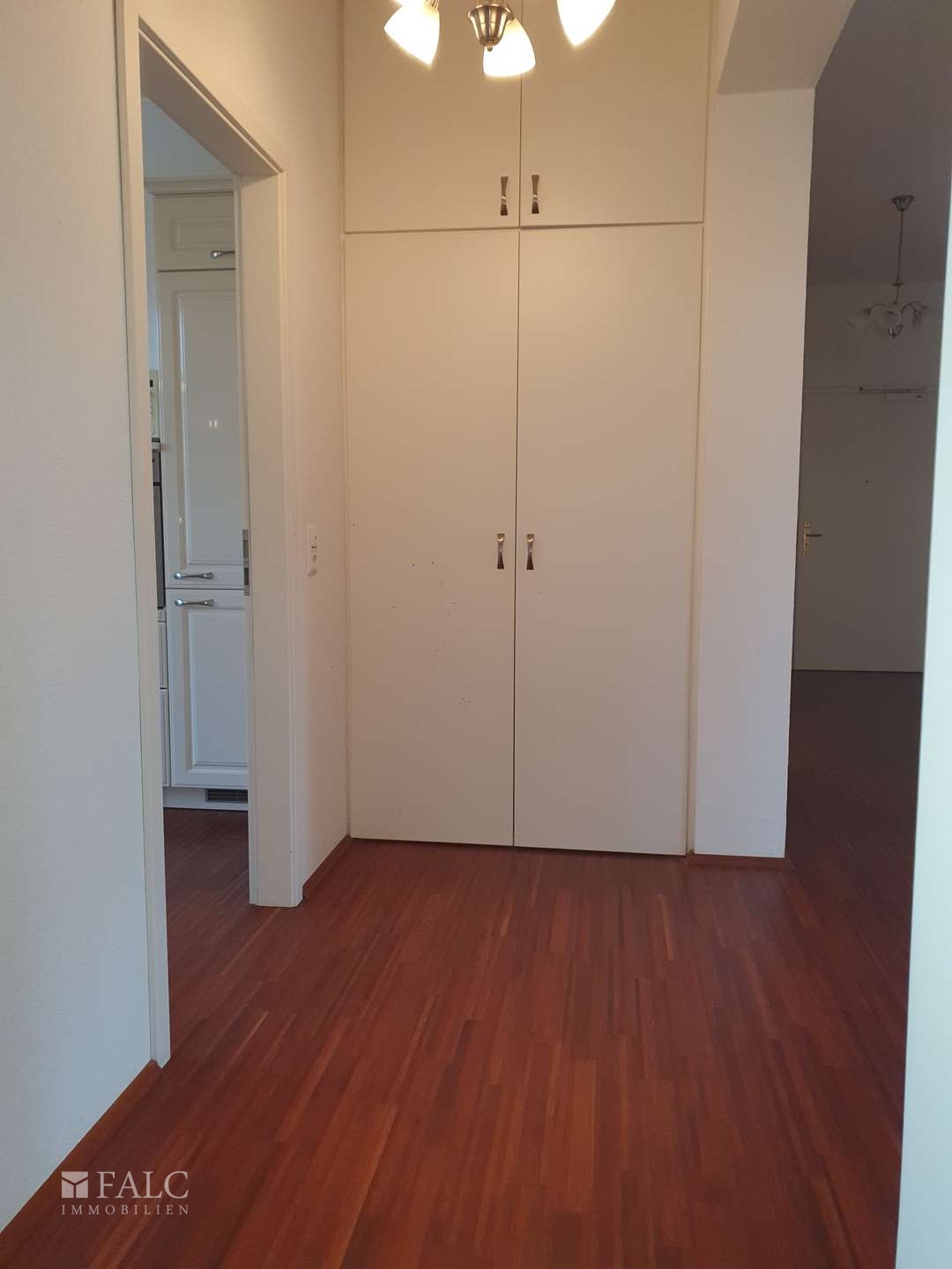 Flur mit Einbauschrank